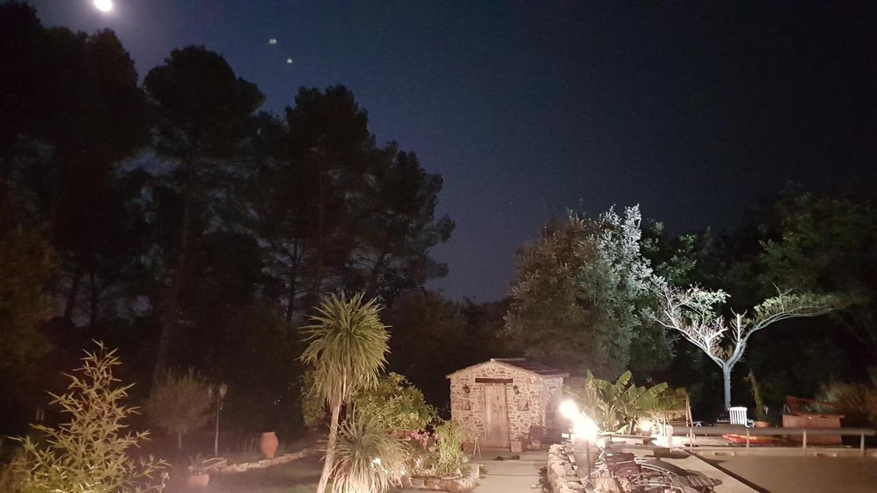 Bed and Breakfast Le Jardin Des Selves Draguignan Exterior foto