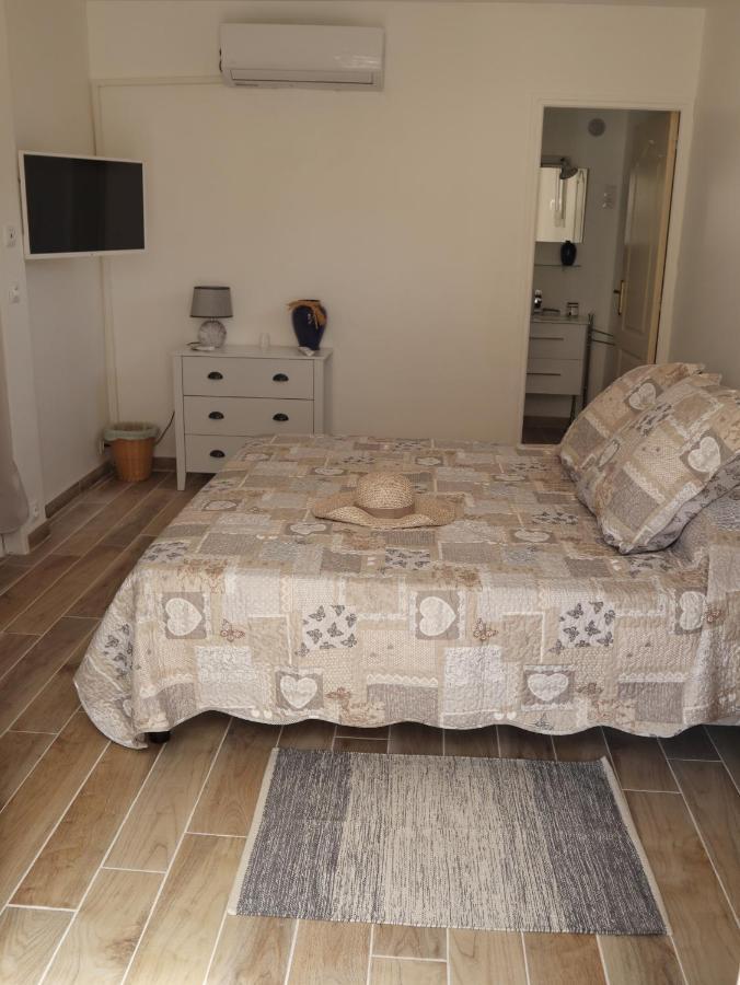 Bed and Breakfast Le Jardin Des Selves Draguignan Exterior foto